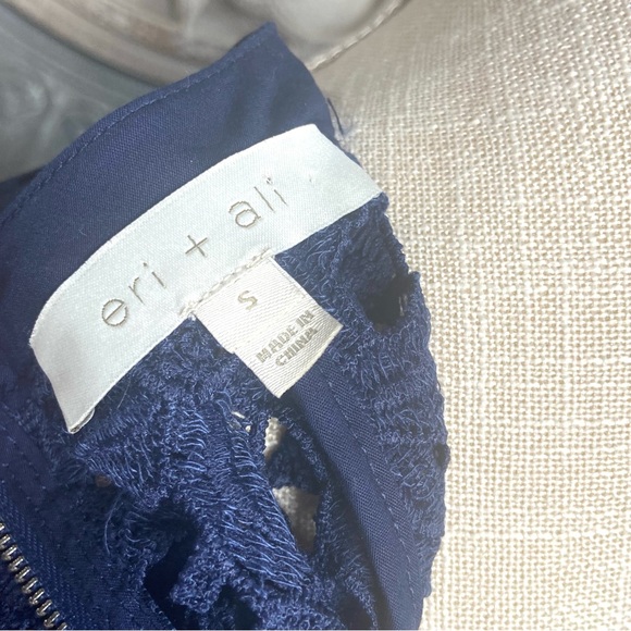 Anthropologie Eri + Ali Remy Navy Eyelet Lace Peplum Top- Size Small - Picture 12 of 14